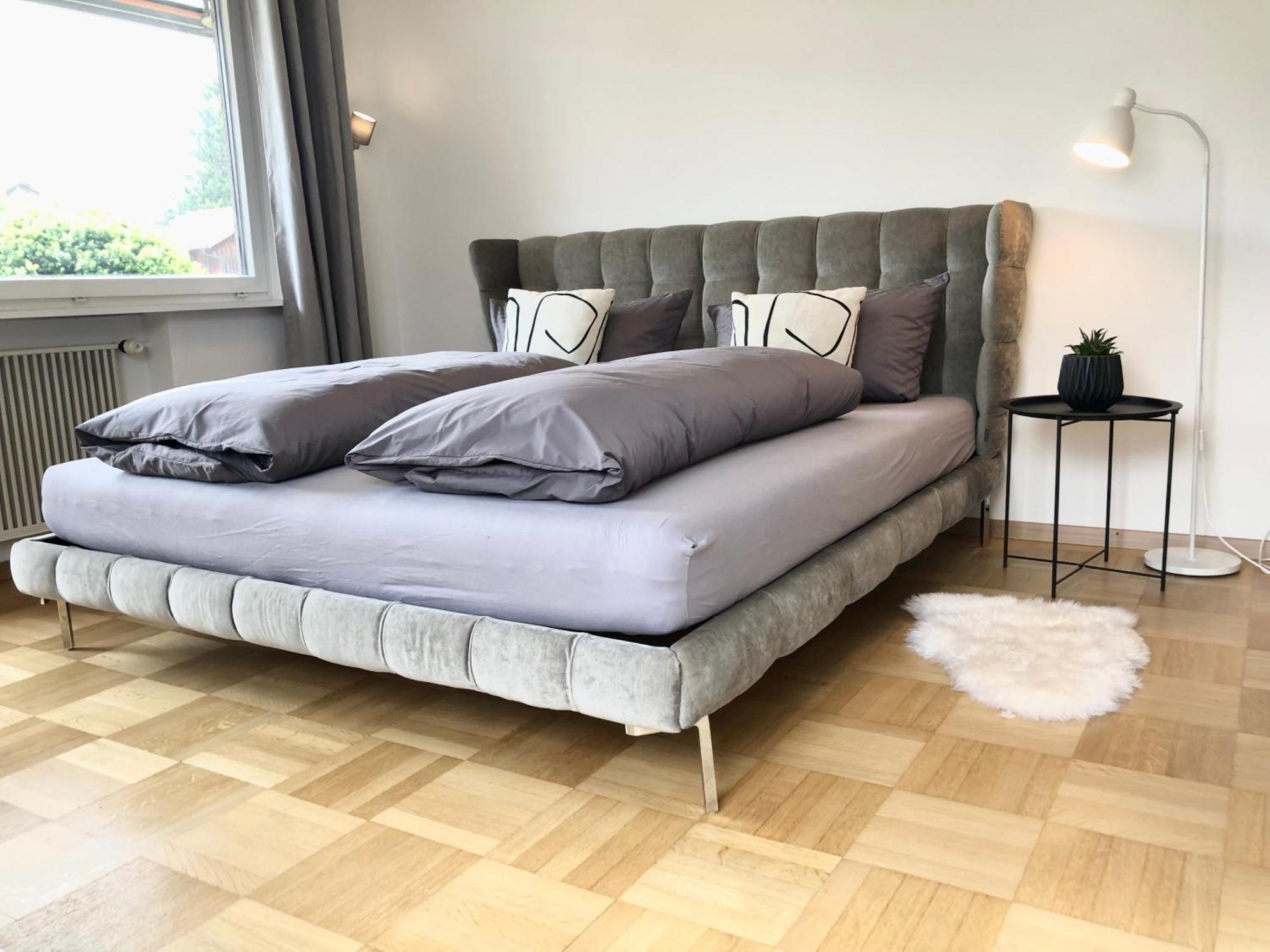 Crown Living Design Apartment - 2 Schlafzimmer - Kueche - Gratis Parkplatz - Abstellraum Fuer Fahrraeder/Ski Mader Экстерьер фото