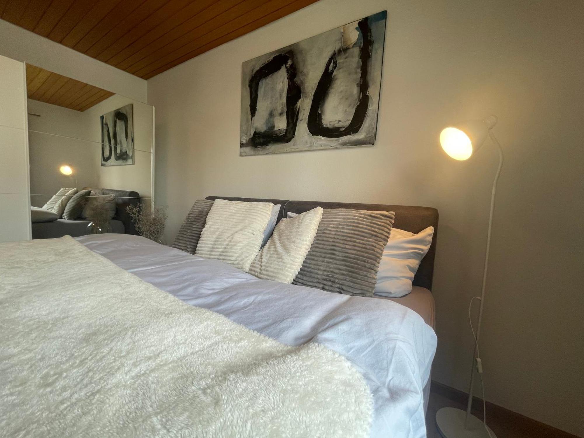 Crown Living Design Apartment - 2 Schlafzimmer - Kueche - Gratis Parkplatz - Abstellraum Fuer Fahrraeder/Ski Mader Экстерьер фото